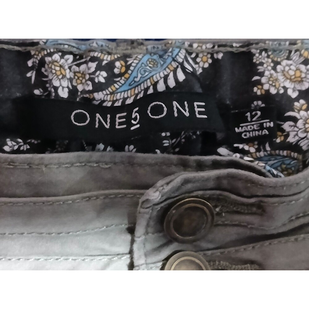 One 5 One Women's  Grey Shorts, Front & Back pockets 12 - Picture 4 of 9